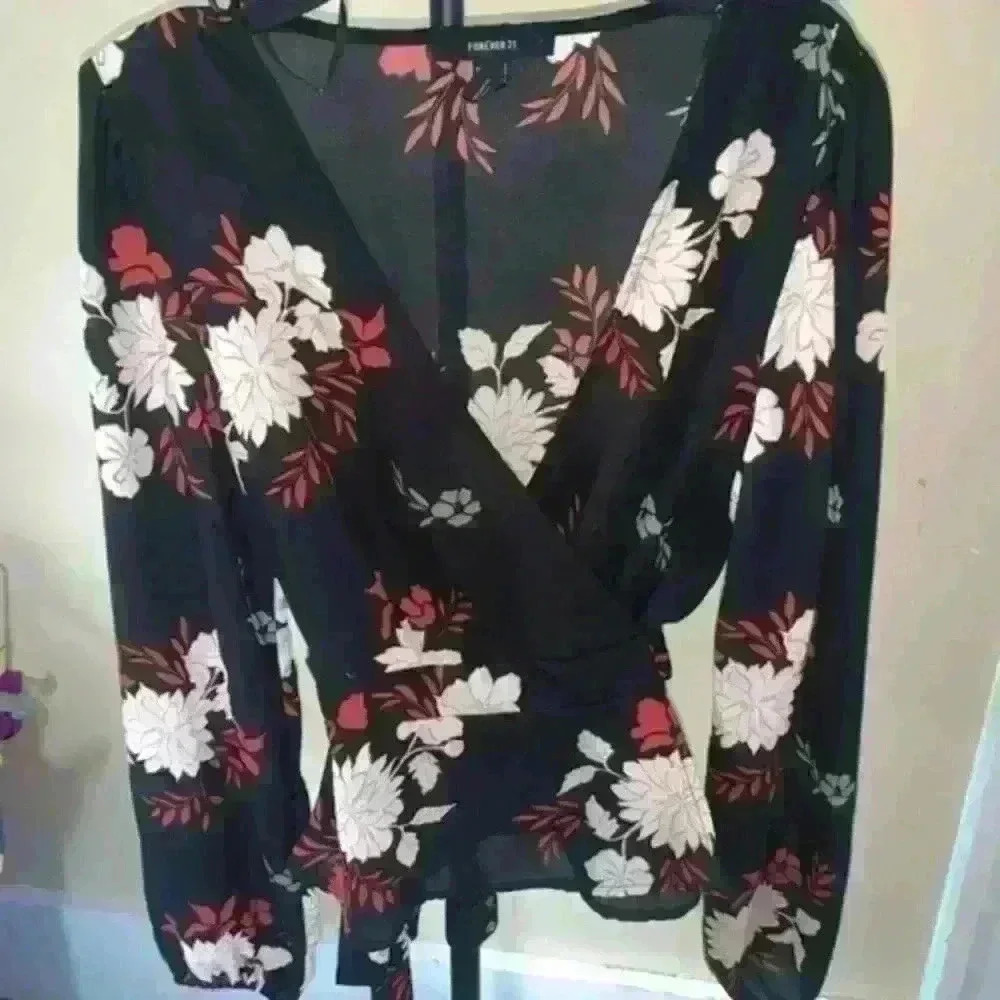 Black Floral Wrap Blouse Top Women’s Size S